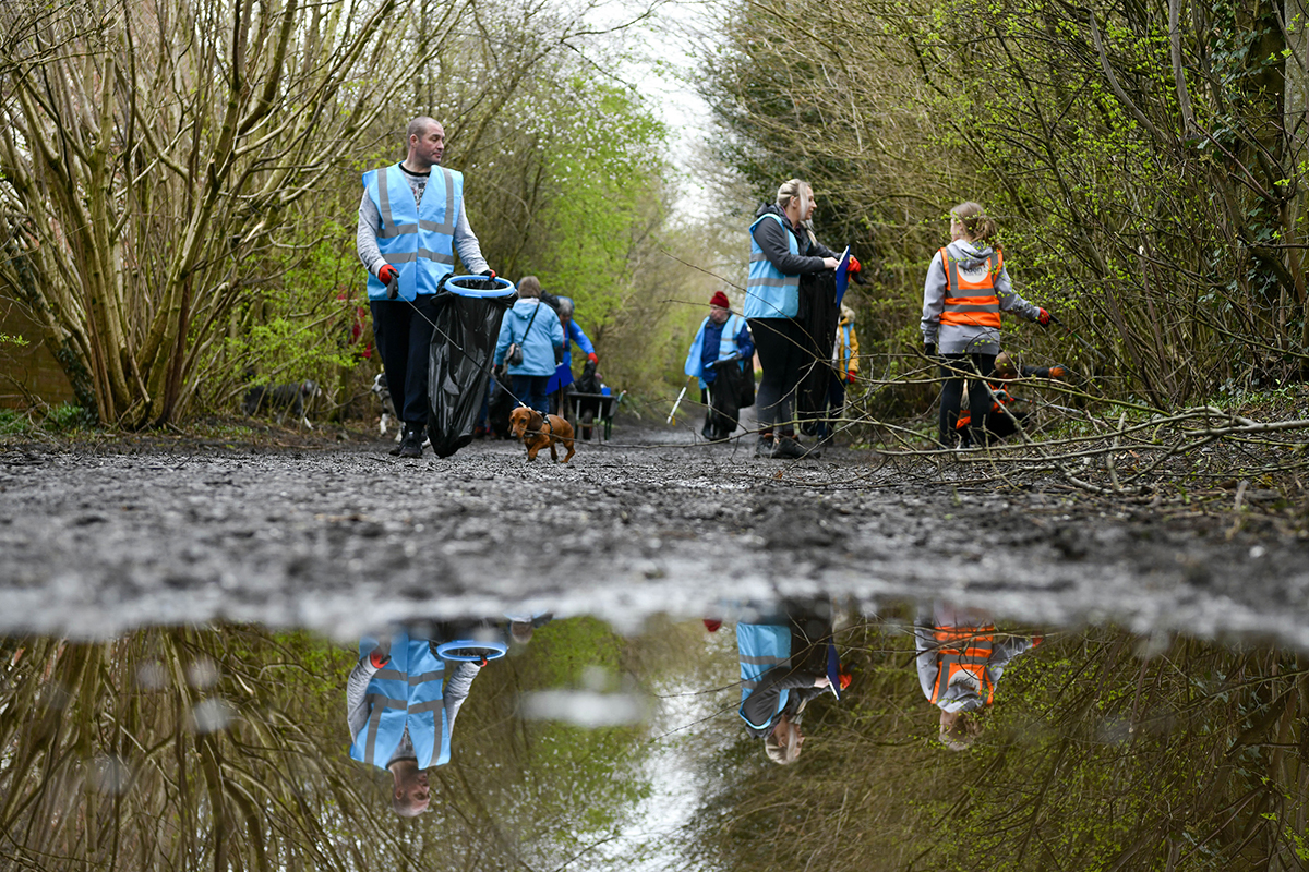 People litter picking